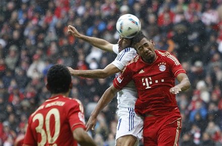 球迷沸腾：这球吹了也太离谱