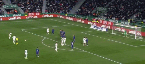 我留下！队报：海斯昨日向尼斯全队宣布将继续执教球队