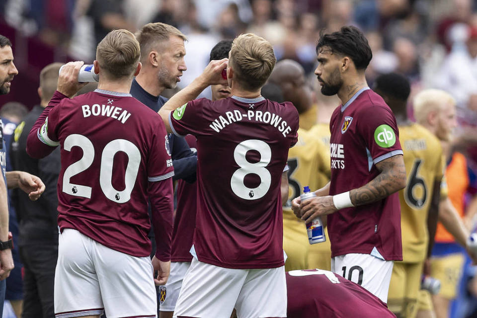 维尼修斯晒观看解放者杯决赛照片，随后庆祝母队弗拉门戈夺冠