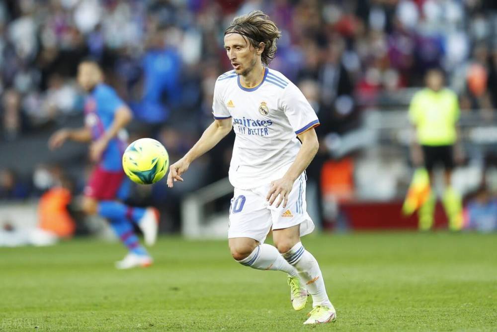 安永佳港队回来状态爆棚，一分钟进球？！新鹏城什么...